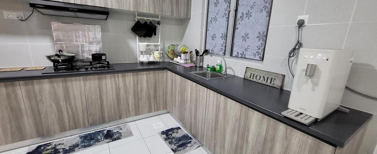 Imanz Homestay 3 Bedroom & 3 Bathroom Kajang Exterior photo