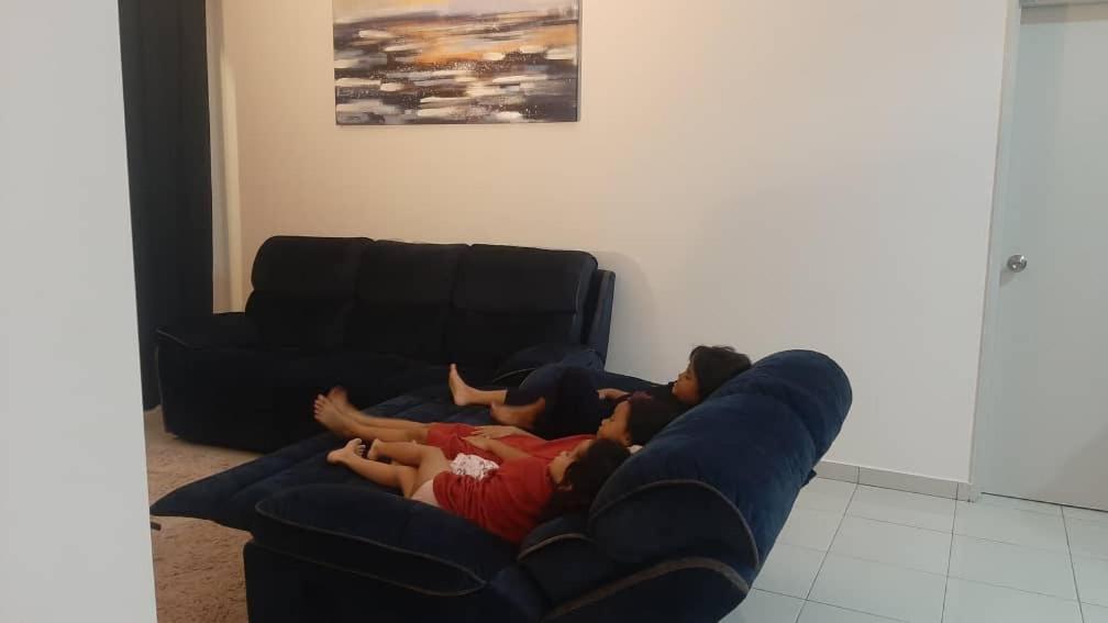 Imanz Homestay 3 Bedroom & 3 Bathroom Kajang Exterior photo